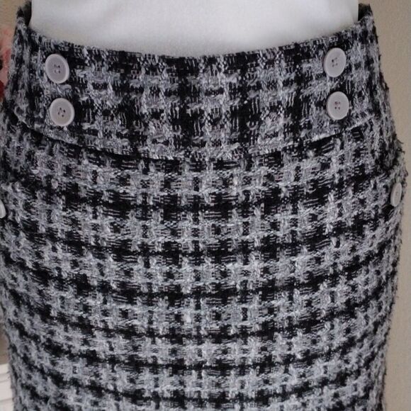 Ann Taylor Loft Woven Plaid Skirt - Picture 2 of 8
